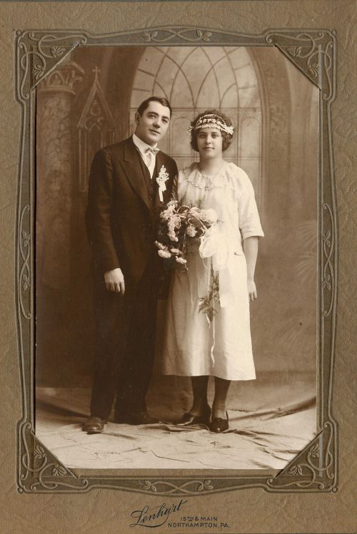 HAPPY WEDDING COUPLE