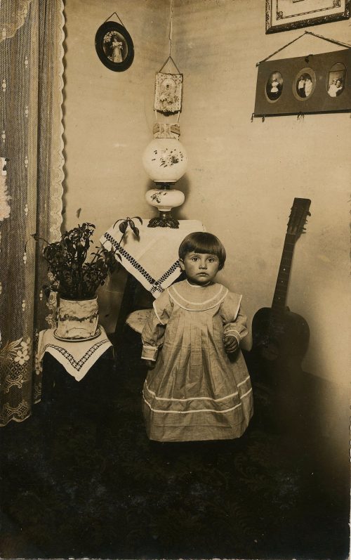 BABY IN THE CORNER